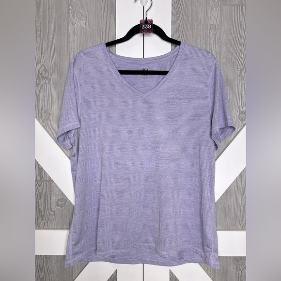 338. Athletic Works Lavender V-Neck Women's Top XL - Picture 1 of 6